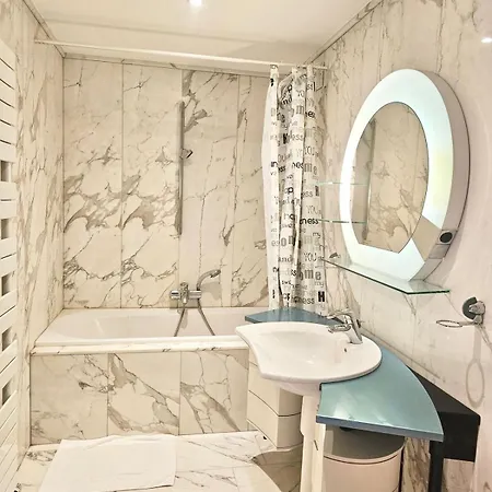Апартаменты Ideal 1 Bedroom Close To The Train Station *