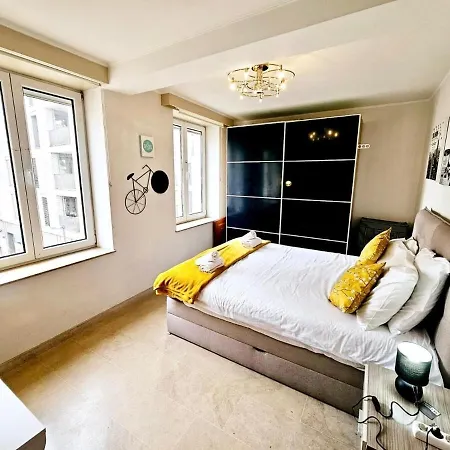 Ideal 1 Bedroom Close To The Train Station Апартаменты *